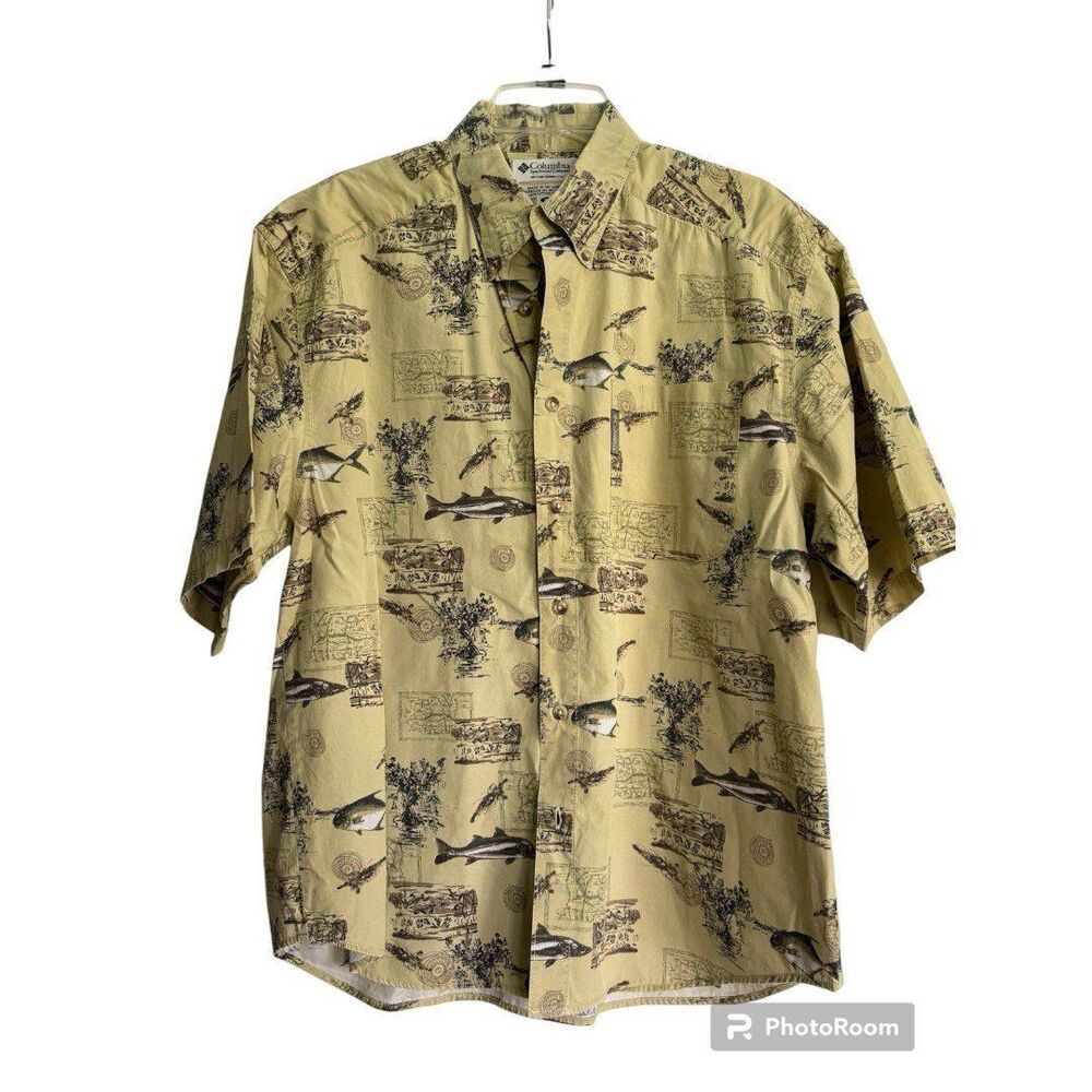Columbia Mens Medium Short Sleeve Button Up Shirt Fish Pattern 100% Cotton